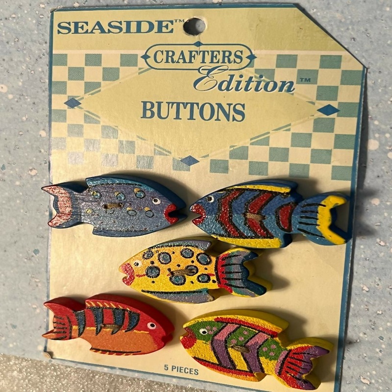 Novelty buttons - tropical fish