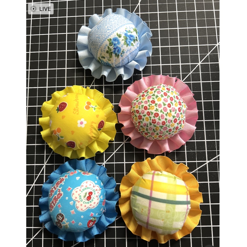 Set of 5 wrist pincushions