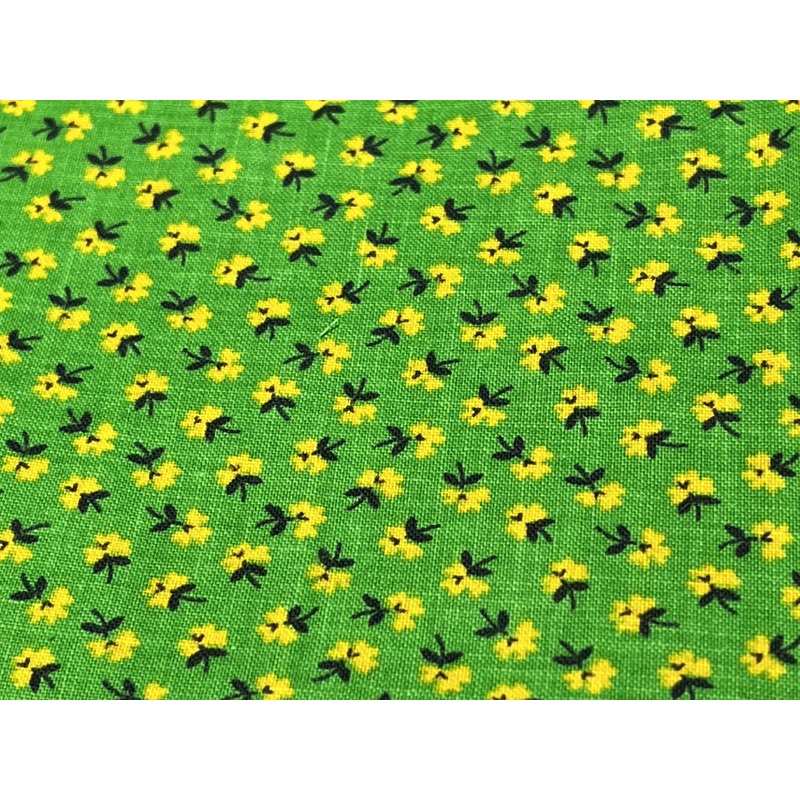 Vintage Floral Fabric Remnant #25L-023