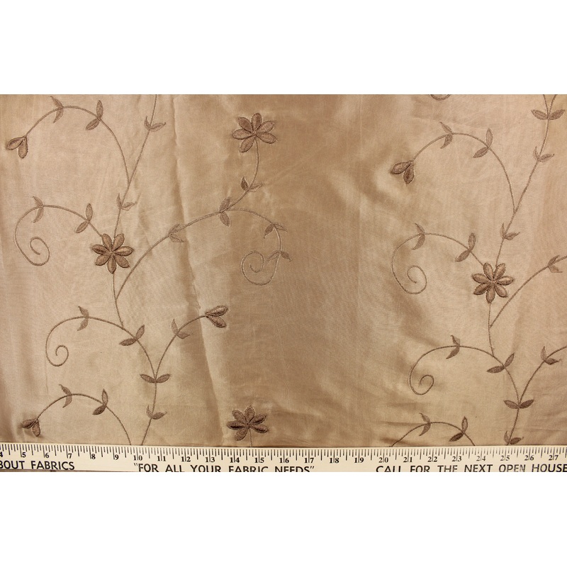 Embroidered Newton in Praline