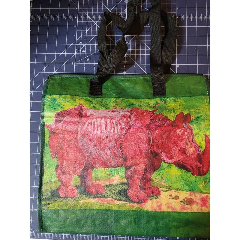 Reusable shopping bag with modern quilt design