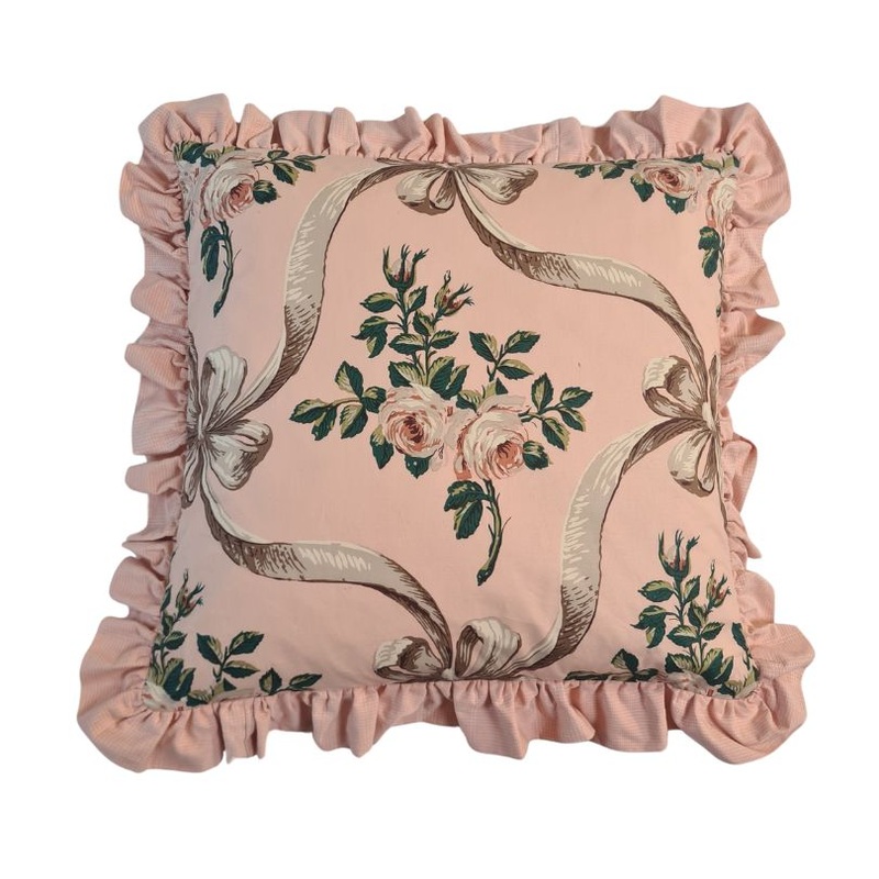 Bow Trellis Cushion