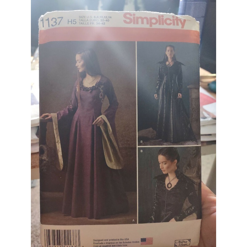Simplicity medieval dress pattern 1137