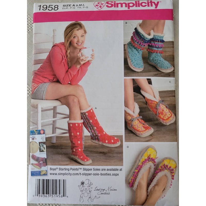 Slippers Simplicity pattern #1958 in 3 sizes