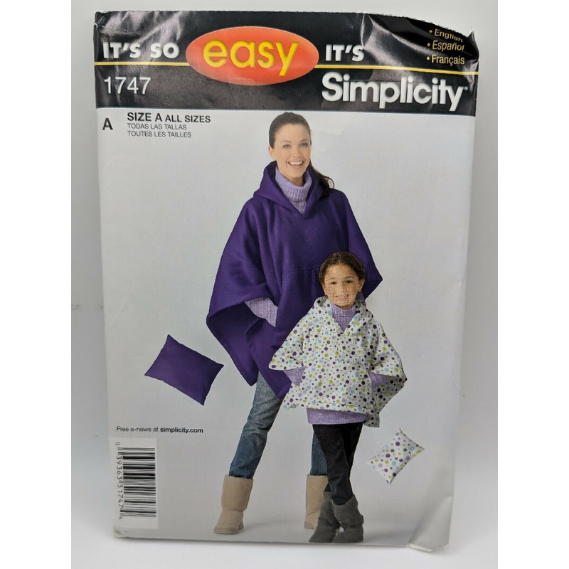 Simplicity 1747 It's So Easy Stadium Poncho & Pillow Pattern All Sizes