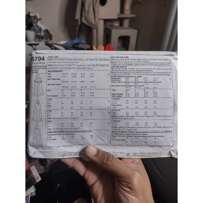 Simplicity 5794 XS-L cloak pattern