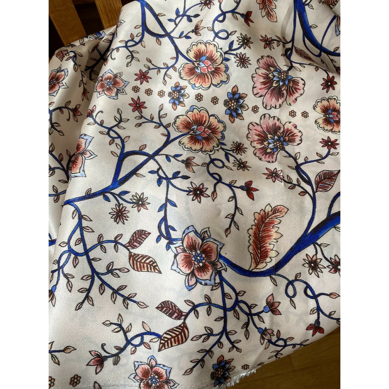Gorgeous! 3 yds rayon floral & vine print