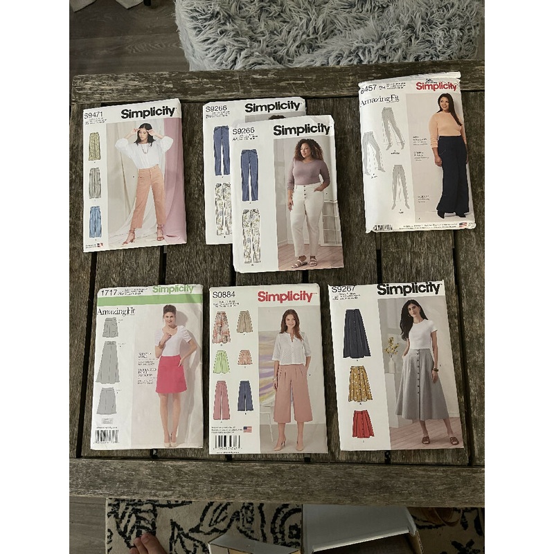 Lot of Simplicity Pants Sewing Patterns