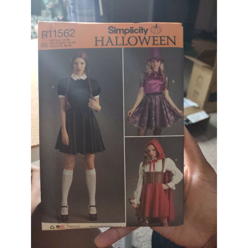 Simplicity Halloween Dress pattern R11562