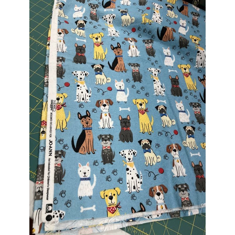 Super snuggle flannel dog print 1.5 yd 43